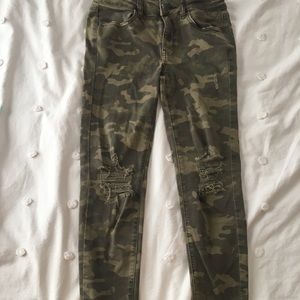 american eagle ripped camo jeans